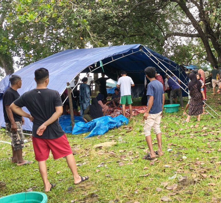 Penuh Kepedulian di Hari Raya Idul Adha, Warga Desa Mowundo Apresiasi Bantuan Sapi Qurban dari Perusahaan dan Syahbandar Molawe.